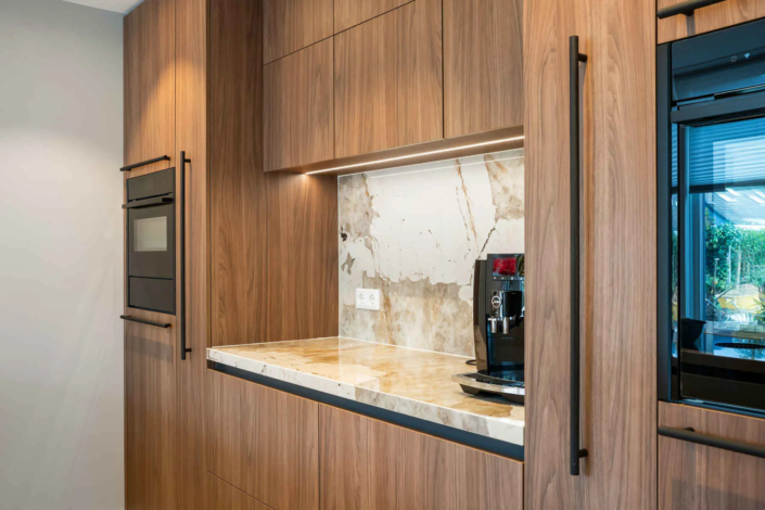 Warme, moderne keuken in Borne | HenZom Keukens