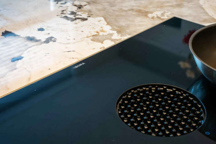 Warme, moderne keuken in Borne | HenZom Keukens