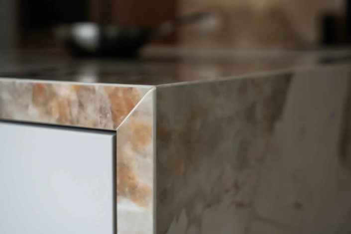 Warme, moderne keuken in Borne | HenZom Keukens