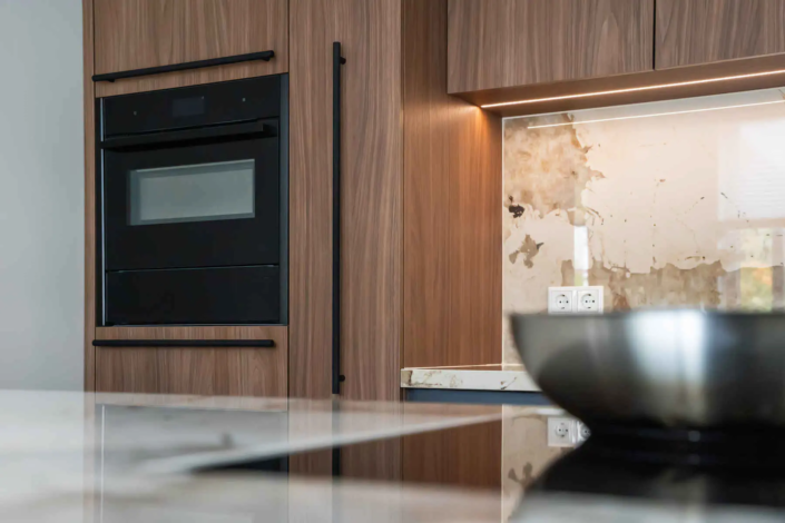 Warme, moderne keuken in Borne | HenZom Keukens