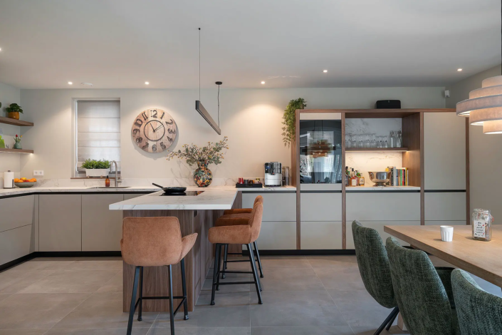 Warme, moderne keuken in Borne | HenZom Keukens
