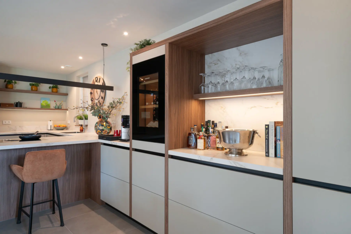 Warme, moderne keuken in Borne | HenZom Keukens